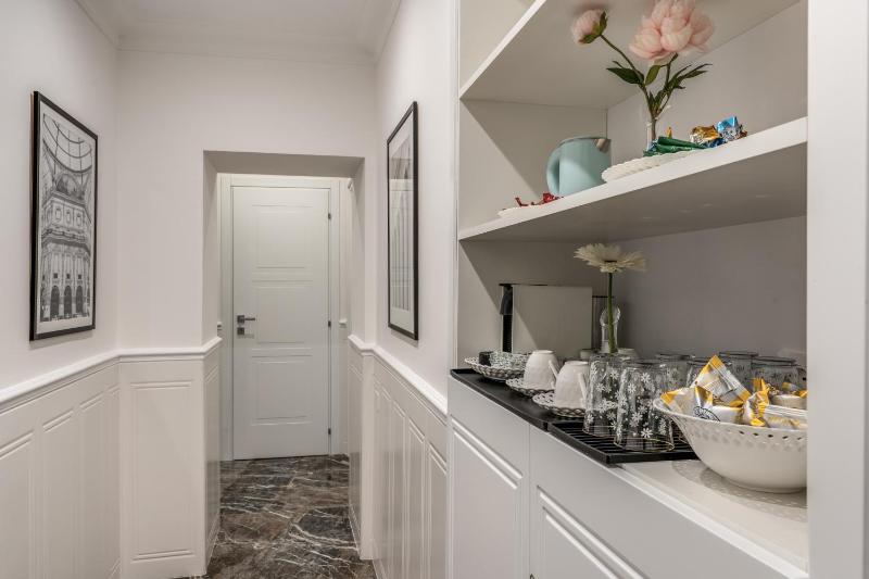 Junior Suite with Balcony image 2