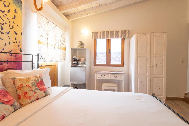 Double Room with Terrace image 4