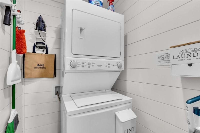 Tradewinds Cottage Completely Renovated Easy Beach & Pool Access - image 14