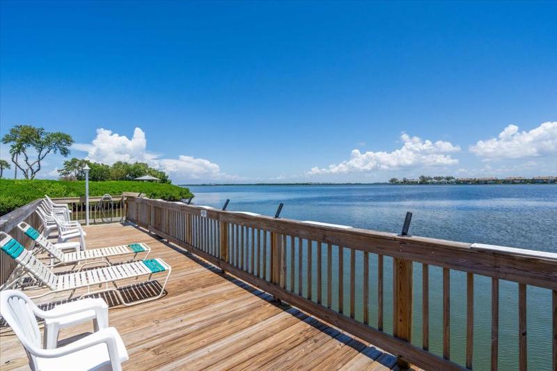 Tradewinds Cottage Completely Renovated Easy Beach & Pool Access - image 34