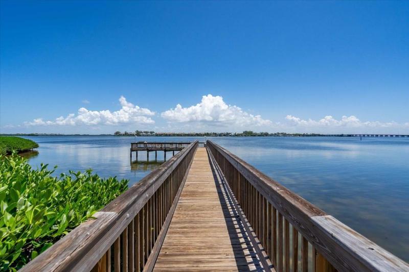 Tradewinds Cottage Completely Renovated Easy Beach & Pool Access - image 19