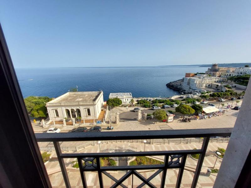 Double Room with Sea View image 1