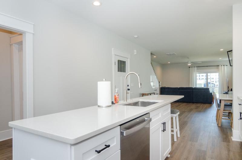 Shearer Paradise by Bryant Real Estate - image 18