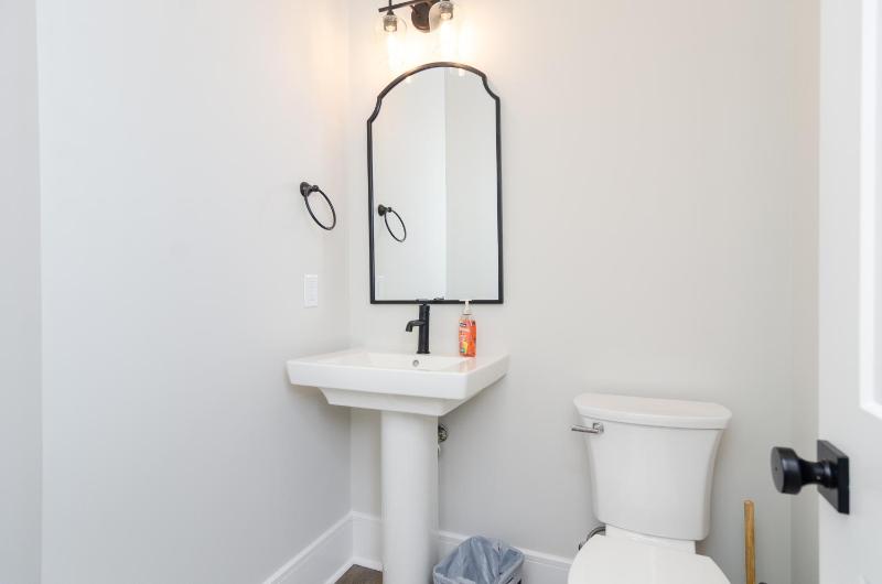 Shearer Paradise by Bryant Real Estate - image 17