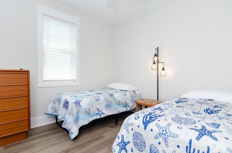 Shearer Paradise by Bryant Real Estate - image 32