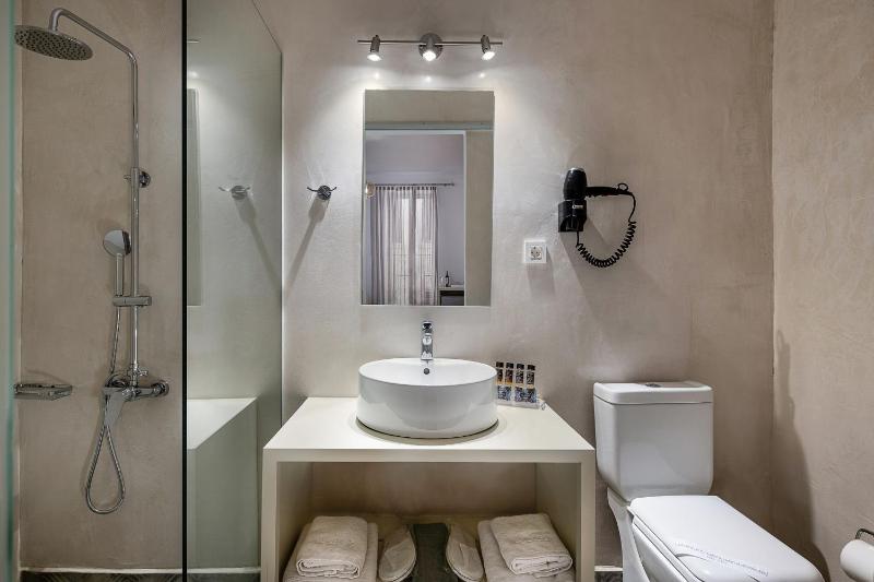 Deluxe Double Room image 1