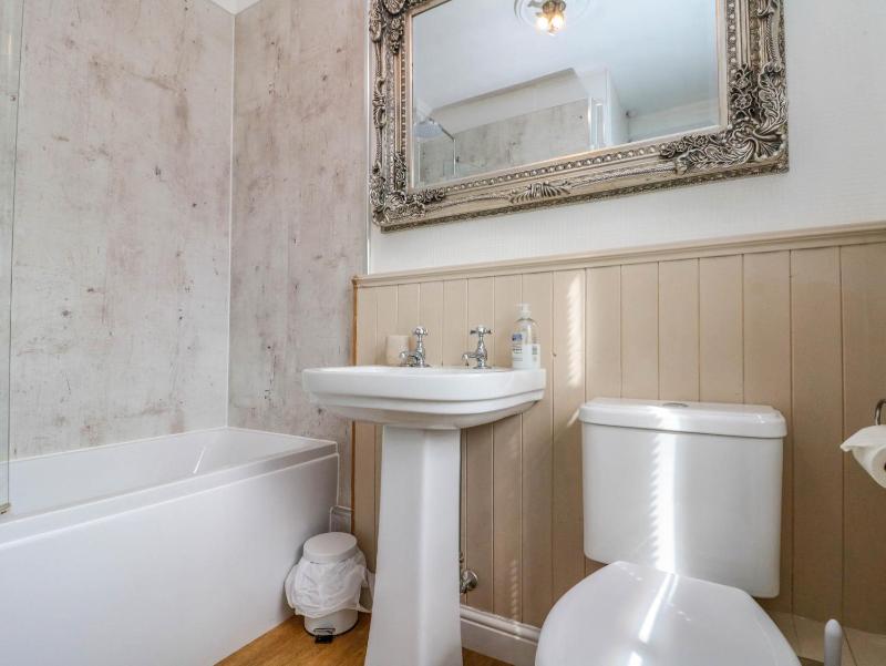 Rydal Cottage - image 2