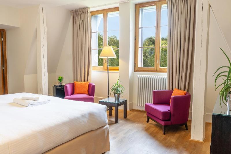 Triple Room with Garden View image 1