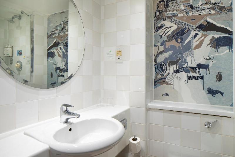Standard Double Room image 2
