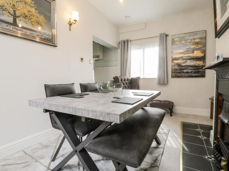 Rydal Cottage - image 4