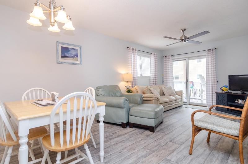Sea La Vie by Bryant Real Estate - image 29