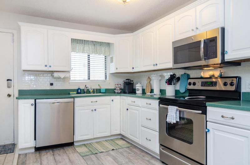 Sea La Vie by Bryant Real Estate - image 19
