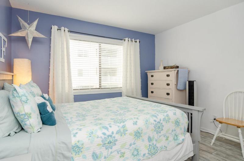 Sea La Vie by Bryant Real Estate - image 13