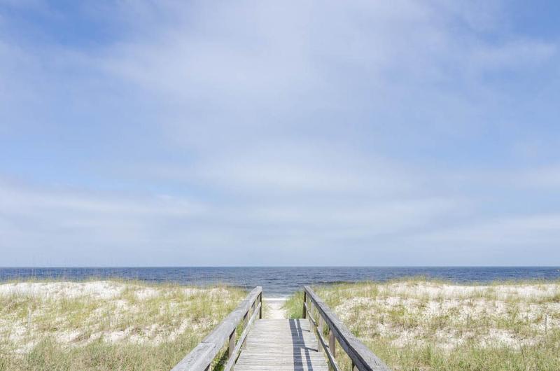 Sea La Vie by Bryant Real Estate - image 18