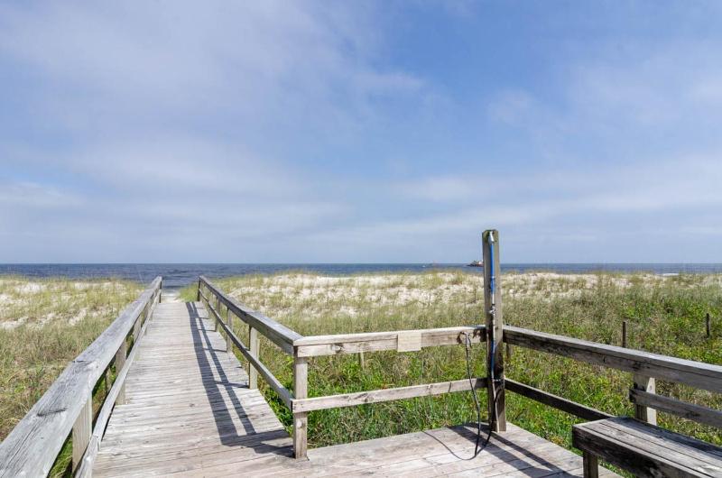 Sea La Vie by Bryant Real Estate - image 14