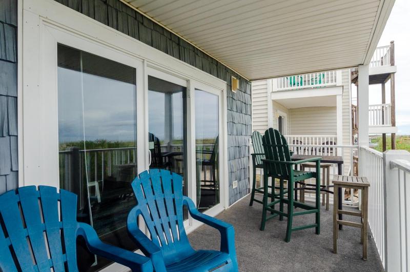 Blue Oceanfront Retreat by Bryant Real Estate - image 34