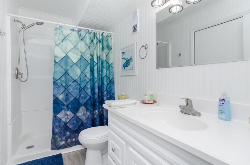 Blue Oceanfront Retreat by Bryant Real Estate - image 22