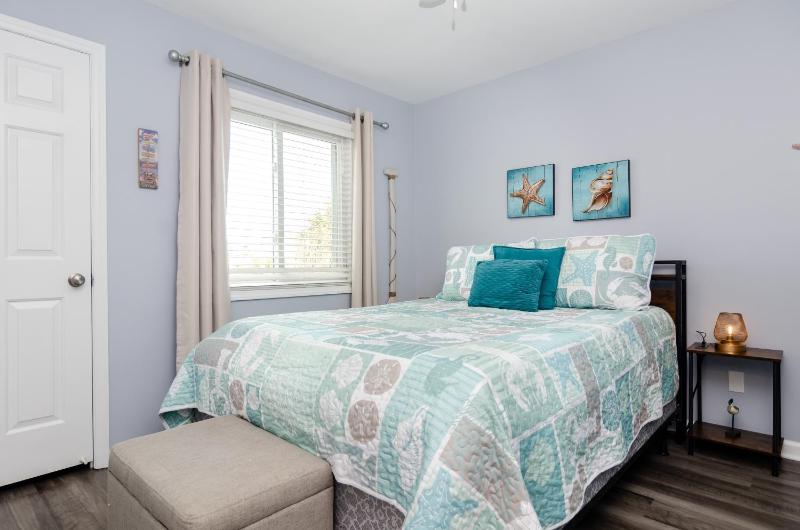 Heath Retreat by Bryant Real Estate - image 10