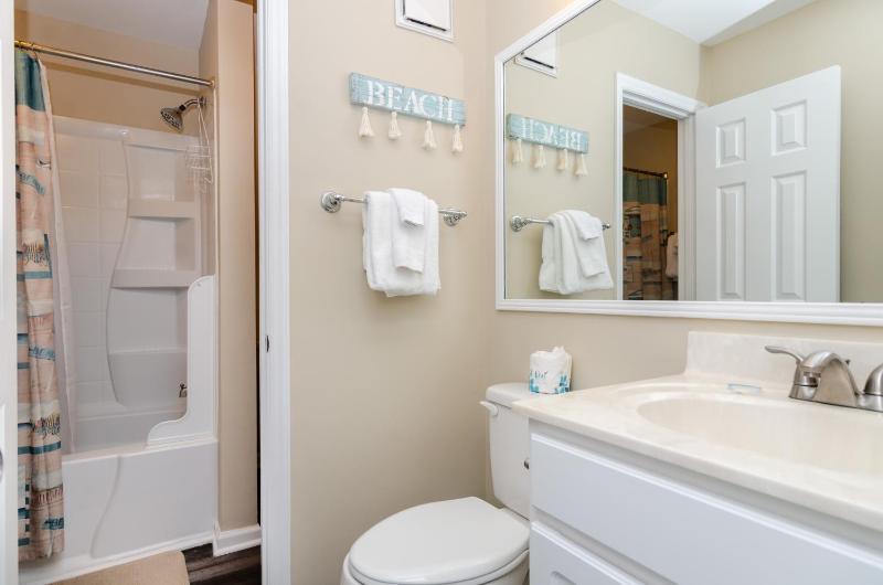 Heath Retreat by Bryant Real Estate - image 11
