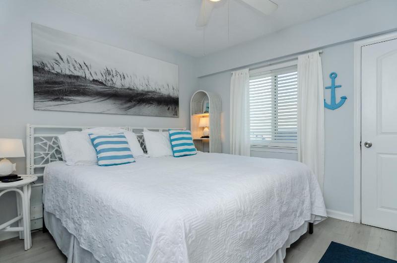 Salty Dog Retreat by Bryant Real Estate - image 23