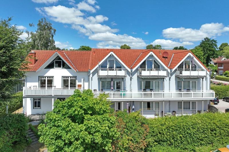 Apartment with Sea View image 2