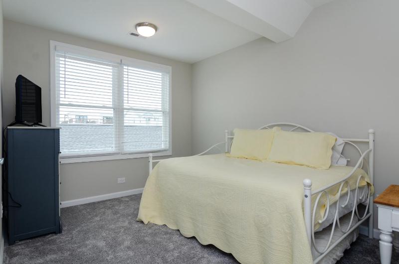 Thalassa by Bryant Real Estate - image 5