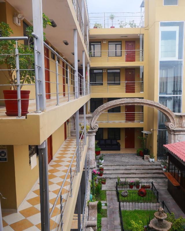 Hotel Santa Rosa - image 2