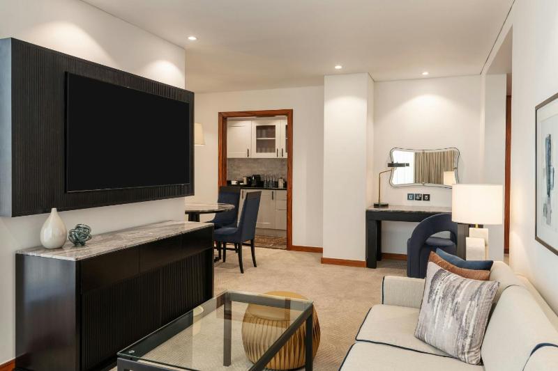 Superior Deluxe Suite, 1 Bedroom Suite, Airport Transfers, With Complimentary Resort Beach & Pool Access, 1 King,  image 3