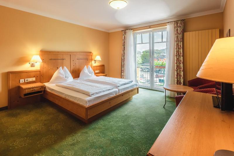 Double Room collateral Lake View image 1