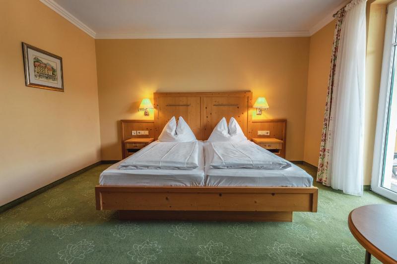 Double Room collateral Lake View image 2