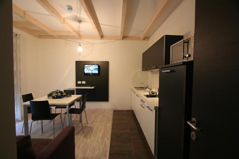 One-Bedroom Apartment image 4