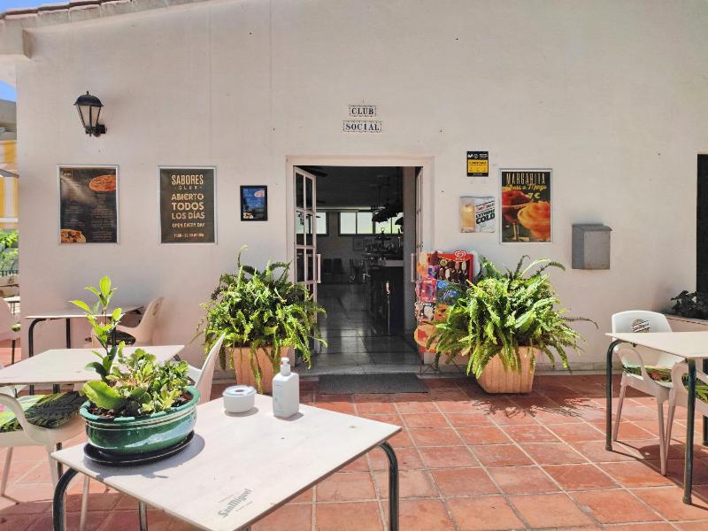 Dona Carlota Living - image 19