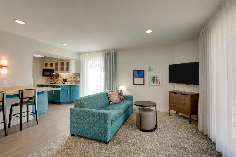 One-Bedroom King Suite image 3