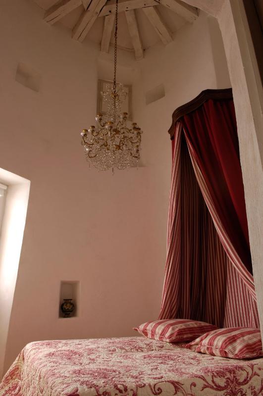 Family Room image 2