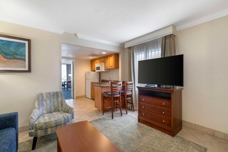 Family Suite with 1 King Bed with Kitchenette image 2