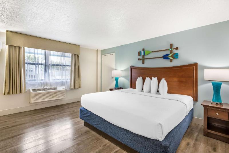 Deluxe King Room with Kitchen image 4