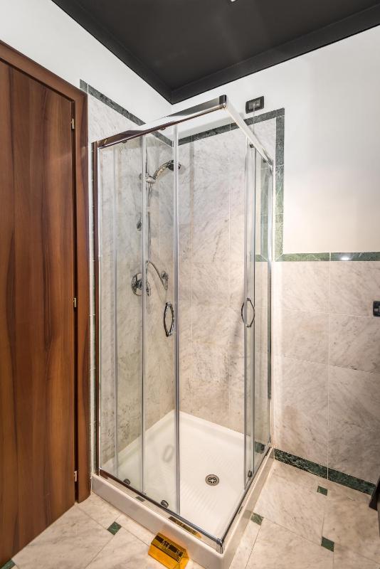 Superior One-Bedroom Apartment - Via Vitani 40 image 2