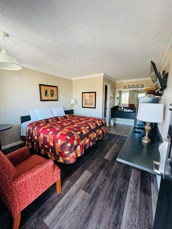 King Suite image 2