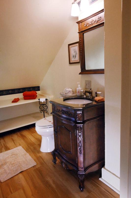 King Room image 4