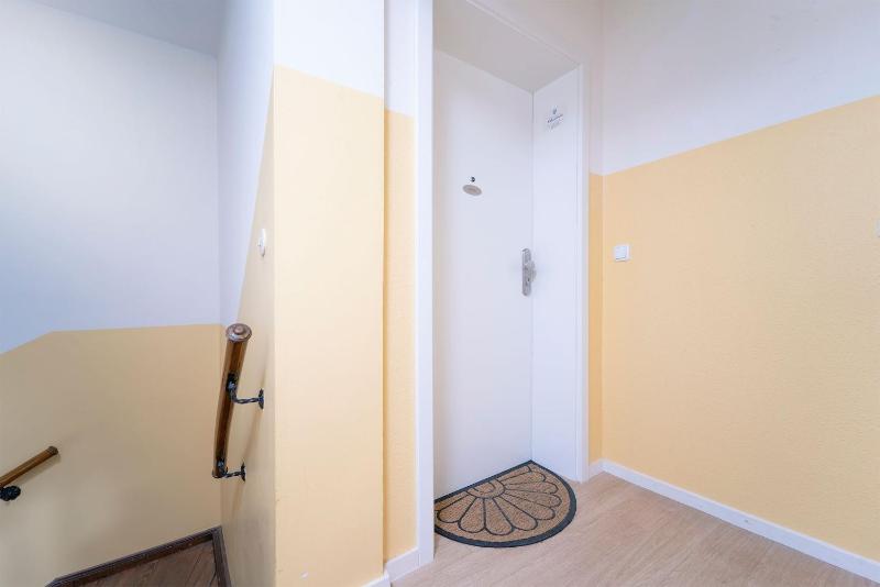 One-Bedroom Apartment image 4