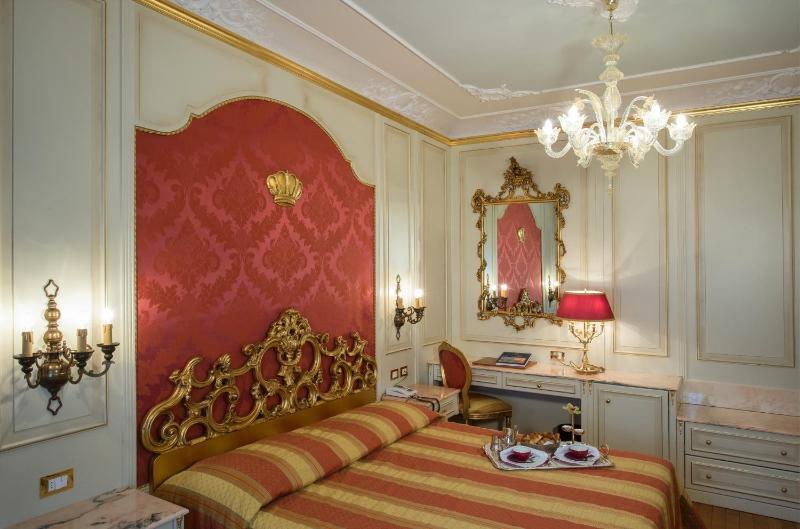 Double or Twin Room with Lake View image 3