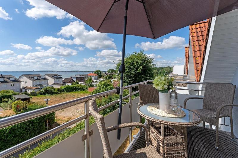 Apartment with Sea View image 1