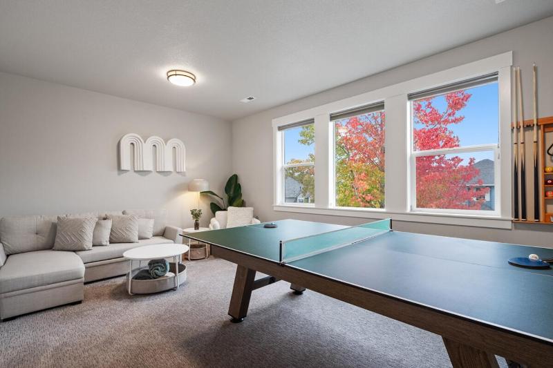 Luxury Home Mins to DT Game Room Nature Trails - image 11