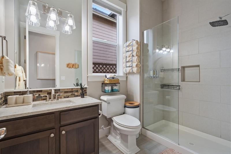 Luxury Home Mins to DT Game Room Nature Trails - image 18