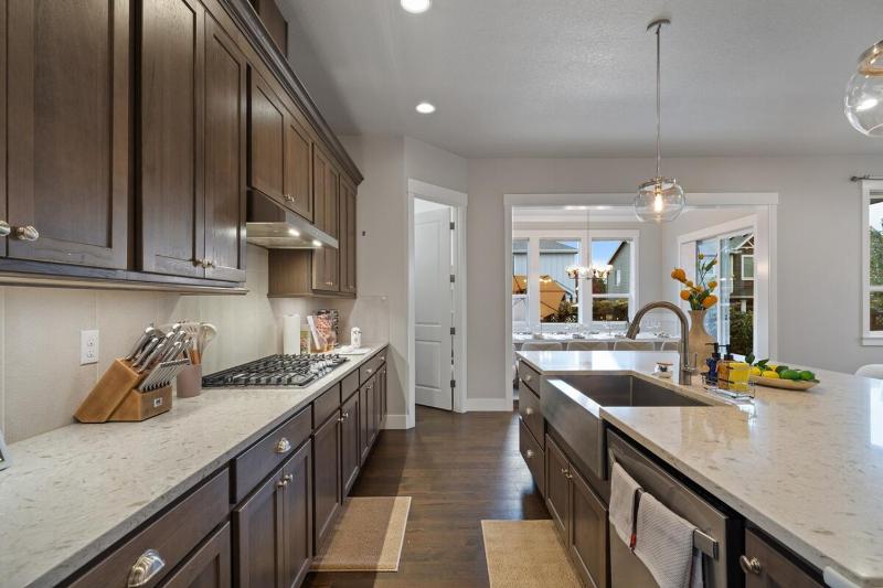 Luxury Home Mins to DT Game Room Nature Trails - image 37