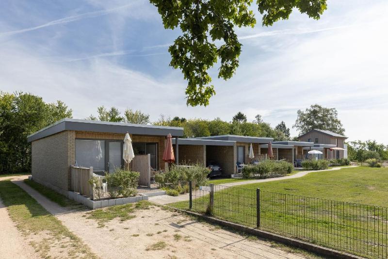Blankwasserweg 131 Lensterstrand Oase Bungalow 6 - image 2