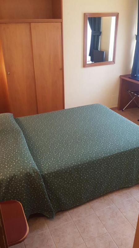 Economy Double Room image 2