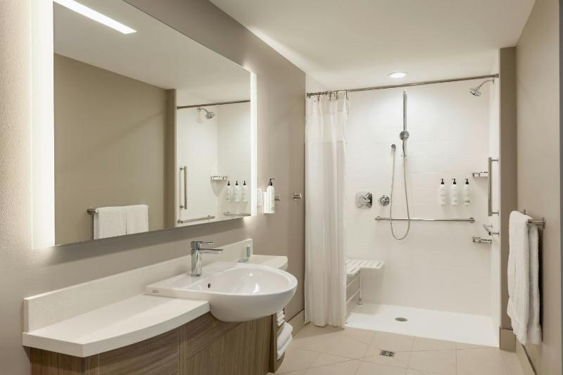 King Suite with Sofa Bed and City View image 4