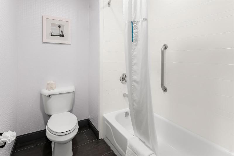 Suite with Two Double Beds - Non-Smoking image 2