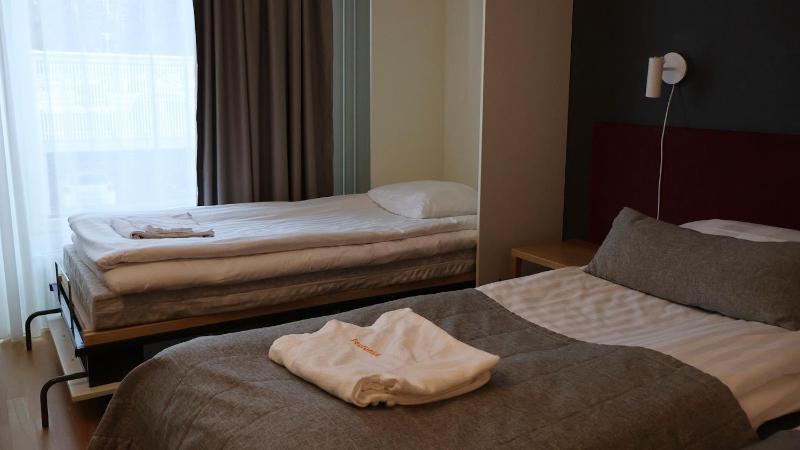 Standard Twin Room image 1